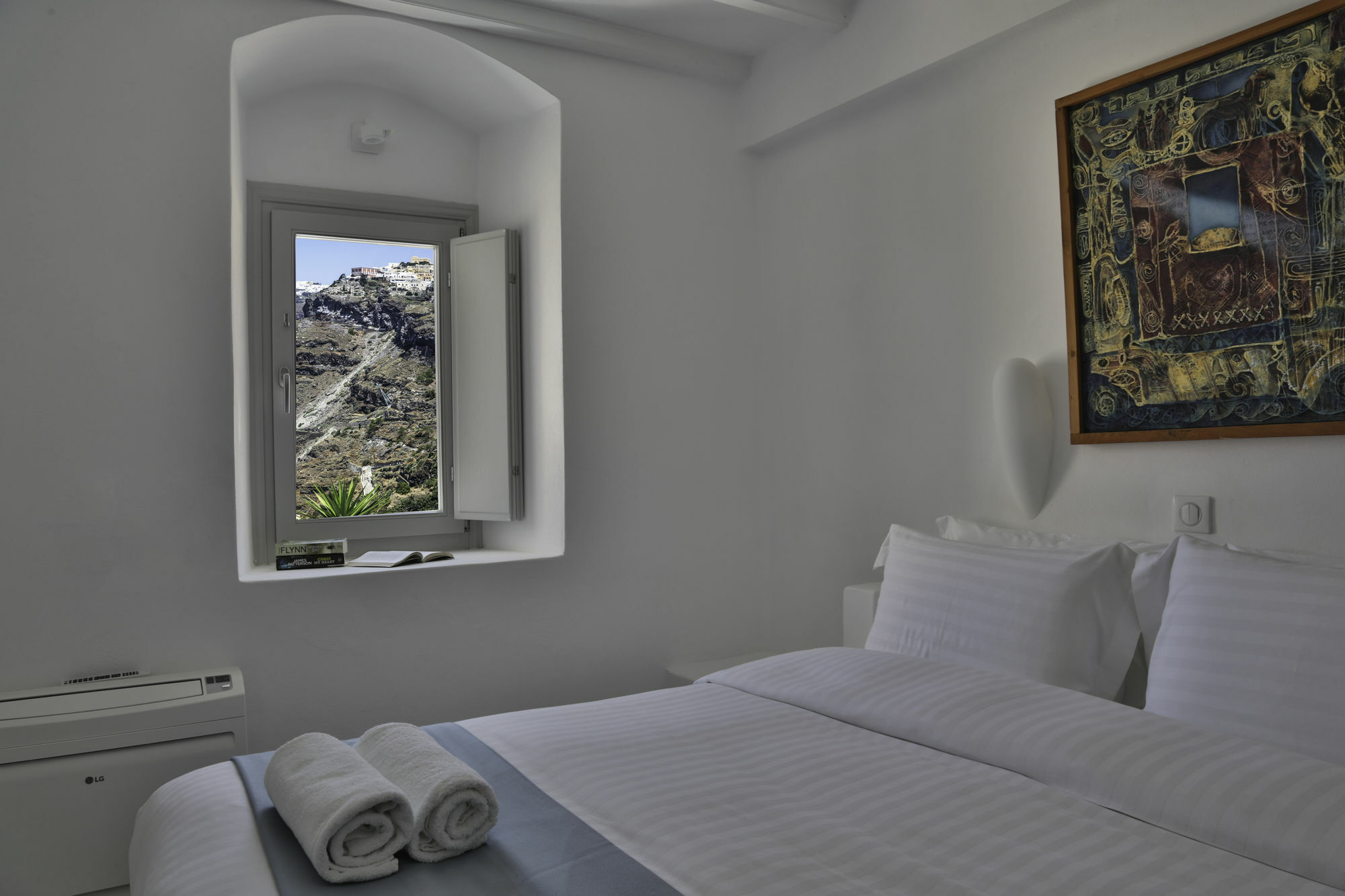 Trieris & Fira (Santorini)